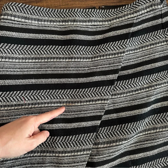 J Crew Faux Wrap Mini / Midi Skirt Size 2 black and white - Picture 7 of 7
